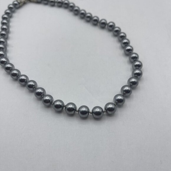 Vintage Kissaka Faux Gray Glass Pearl Beaded Necklace With Silver Clasp - Picture 2 of 12